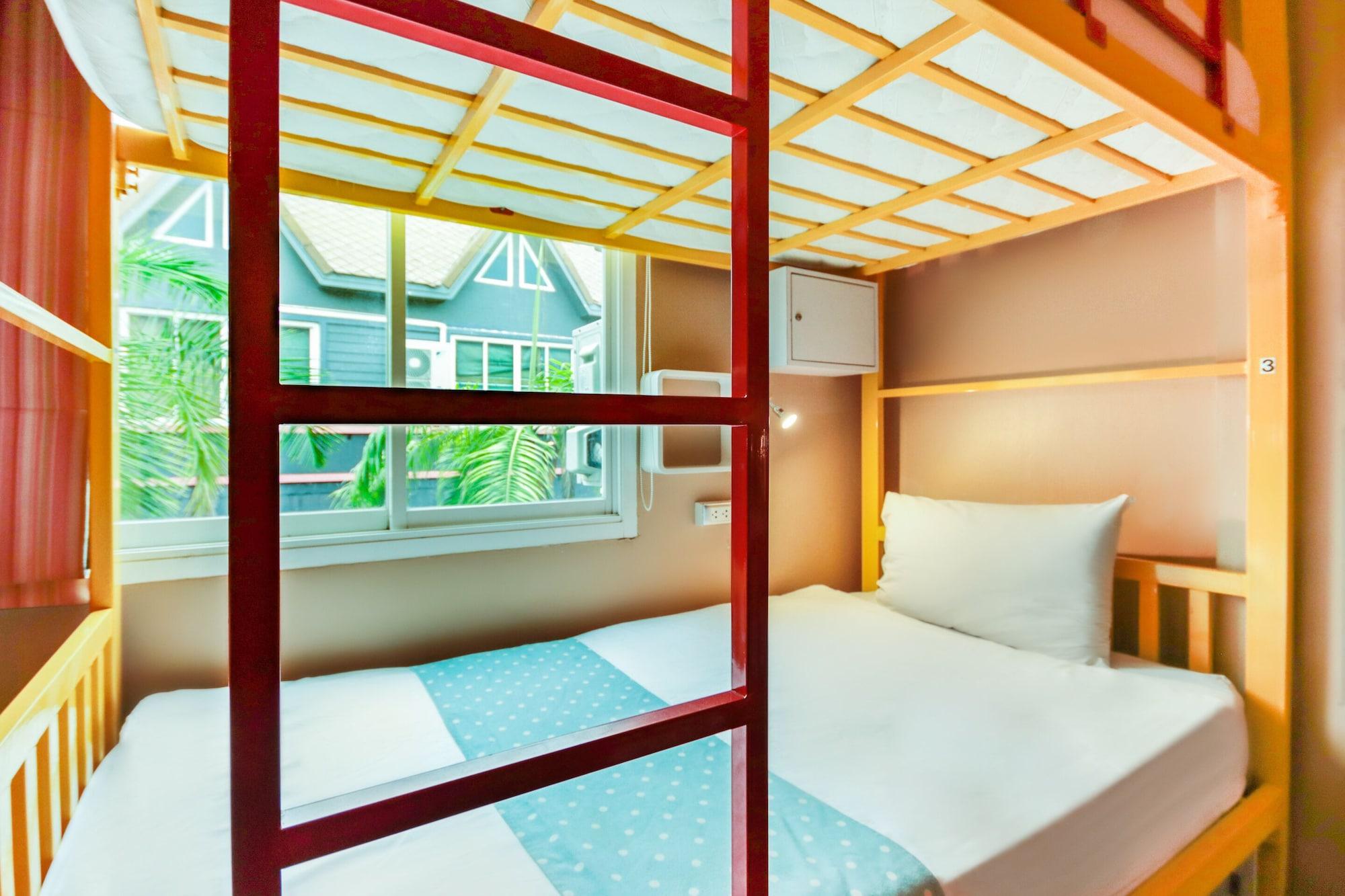 Oyo 1074 Fin Hostel Ката Бийч Екстериор снимка