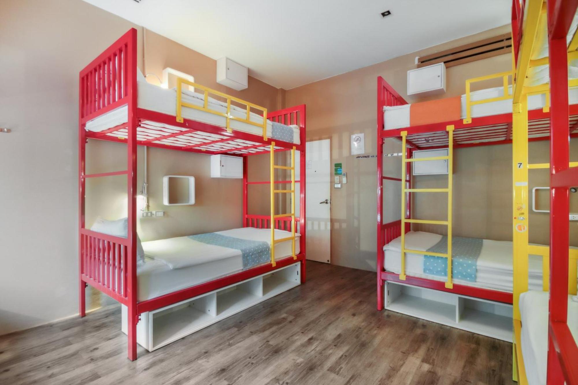 Oyo 1074 Fin Hostel Ката Бийч Екстериор снимка